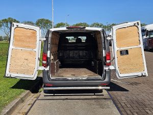 Przestrzeń ładunkowa — Mercedes-Benz VITO 114 L2 Carplay Camera AC z 2022 roku