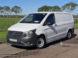 Strona kierowcy z przodu — Mercedes-Benz VITO 114 L2 Carplay Camera AC z 2022 roku