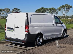Strona pasażera z tyłu — Mercedes-Benz VITO 114 L2 Carplay Camera AC z 2022 roku