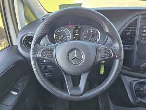 Wyposażenie specjalne wnętrza — Mercedes-Benz VITO 114 L2 Carplay Camera AC z 2022 roku