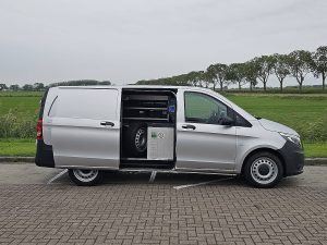 Drzwi boczne przestrzeni ładunkowej — Mercedes-Benz VITO 114 L2 Wp-Inrichting LED z 2022 roku