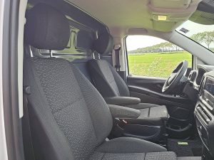 Wnętrze kabiny — Mercedes-Benz VITO 116 nwe type ac aut EUR6 z 2024 roku
