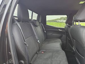 Rzędy siedzeń i ścianka działowa — Mercedes-Benz X 350 CDI 3.0 ltr 6cyl EURO6 z 2019 roku