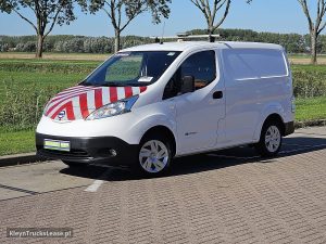 Strona kierowcy z przodu — Nissan E-NV200 ac aut wltp 200 kms z 2021 roku