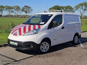Strona kierowcy z przodu — Nissan E-NV200 ac aut wltp 200 kms z 2021 roku
