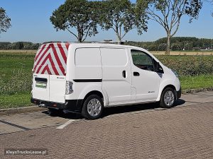 Strona pasażera z tyłu — Nissan E-NV200 ac aut wltp 200 kms z 2021 roku