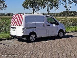 Strona pasażera z tyłu — Nissan E-NV200 ac aut wltp 200 kms z 2021 roku