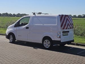 Strona kierowcy z tyłu — Nissan E-NV200 ac aut wltp 200 kms z 2021 roku