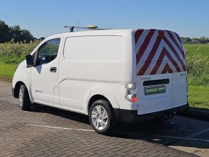 Strona kierowcy z tyłu — Nissan E-NV200 ac aut wltp 200 kms z 2021 roku
