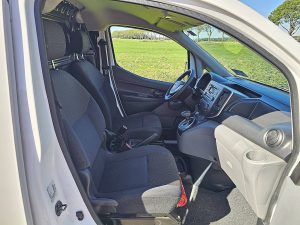 Wnętrze kabiny — Nissan E-NV200 ac aut wltp 200 kms z 2021 roku