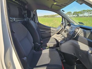 Wnętrze kabiny — Nissan E-NV200 ac aut wltp 200 kms z 2021 roku