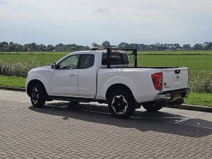Strona kierowcy z tyłu — Nissan NAVARA 2.3 4WD 4x4 160Pk NAP z 2019 roku