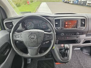 Deska rozdzielcza i stanowisko kierowcy — Opel VIVARO 1.5 L2 NAP Euro6 Navi! z 2020 roku