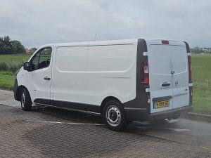 Strona kierowcy z tyłu — Opel VIVARO 1.6 z 2017 roku