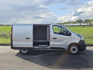Drzwi boczne przestrzeni ładunkowej — Opel VIVARO 1.6 CDTI 125 EDITION L1 z 2020 roku