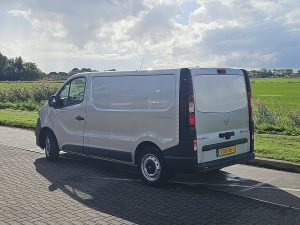 Strona kierowcy z tyłu — Opel VIVARO 1.6 CDTI 125 EDITION L1 z 2020 roku