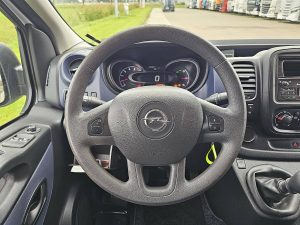 Wyposażenie specjalne wnętrza — Opel VIVARO 1.6 L1H1 Kombi 9P Airco z 2019 roku