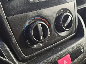 Wyposażenie specjalne wnętrza, ujęcie 2 — Peugeot BOXER 2.0 BHDI 130 KIPPER z 2020 roku