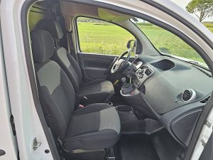 Wnętrze kabiny — Renault KANGOO 1.5 Airco NAP Euro6! z 2021 roku