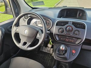 Deska rozdzielcza i stanowisko kierowcy — Renault KANGOO 1.5 Airco NAP Euro6! z 2021 roku