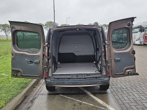 Przestrzeń ładunkowa — Renault KANGOO 1.5 L1 Automaat Navi NAP z 2019 roku