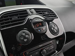 Wyposażenie specjalne wnętrza — Renault KANGOO 1.5 L1 Automaat Navi NAP z 2019 roku