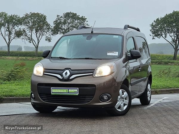 Renault KANGOO 1.5 L1 Automaat Navi NAP z 2019 roku, kompaktowy dostawczak z zagranicy — przód pojazdu