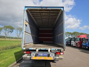 Przestrzeń ładunkowa — Renault MAGNUM 480 RETARDER z 2012 roku