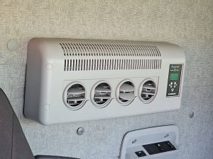 Wyposażenie specjalne wnętrza — Renault MAGNUM 480 RETARDER z 2012 roku