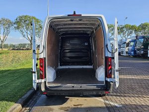 Przestrzeń ładunkowa — Renault MASTER 2.0 L3H2 150Pk Navi AC! z 2024 roku