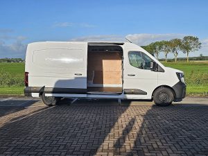 Drzwi boczne przestrzeni ładunkowej — Renault MASTER 2.0 L3H2 150Pk Navi AC! z 2024 roku