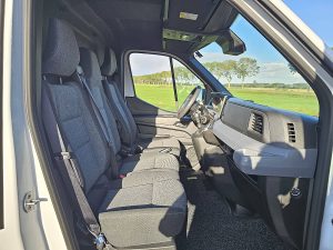 Wnętrze kabiny — Renault MASTER 2.0 L3H2 150Pk Navi AC! z 2024 roku