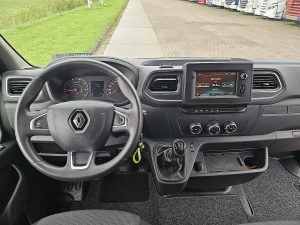 Deska rozdzielcza i stanowisko kierowcy — Renault MASTER 2.3 Bakwagen Laadklep! z 2020 roku