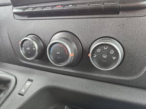 Wyposażenie specjalne wnętrza — Renault MASTER 2.3 Bakwagen Laadklep! z 2020 roku