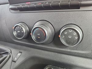 Wyposażenie specjalne wnętrza — Renault MASTER 2.3 DCI 150 COMF L3H2 z 2023 roku
