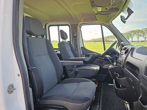 Wnętrze kabiny — Renault MASTER 2.3 DUB.Cab Open-Laadbak z 2016 roku