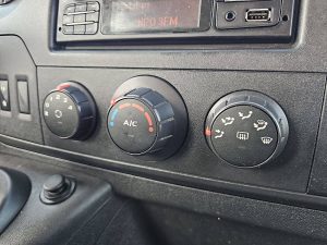 Wyposażenie specjalne wnętrza — Renault MASTER 2.3 DUB.Cab Open-Laadbak z 2016 roku