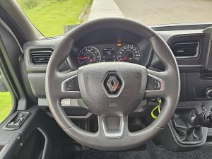Wyposażenie specjalne wnętrza — Renault MASTER T35 ac camera EURO6 z 2022 roku