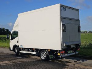 Strona kierowcy z tyłu — Renault MAXITY 130 DCI 3.5 E6 LAADKLEP z 2020 roku