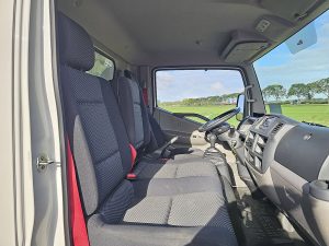 Wnętrze kabiny — Renault MAXITY 130 DCI 3.5 E6 LAADKLEP z 2020 roku