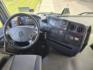 Deska rozdzielcza i stanowisko kierowcy — Renault T 440 13 LITER z 2022 roku