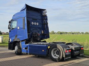 Strona kierowcy z tyłu — Renault T 440 13 LITER z 2023 roku