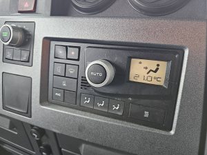 Wyposażenie specjalne wnętrza, ujęcie 2 — Renault T 460 RETARDER VOIGHT z 2018 roku
