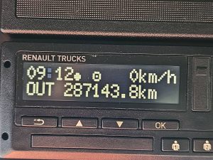 Licznik przebiegu — Renault T 480 z 2022 roku