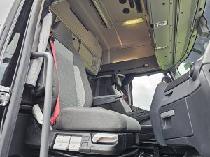 Wnętrze kabiny — Renault T 480 HIGH 13 LITER 480 PS z 2022 roku