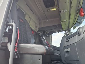Wnętrze kabiny — Renault T 480 HIGH 13LTR Retarder! z 2022 roku
