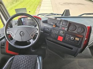 Deska rozdzielcza i stanowisko kierowcy — Renault T 480 HIGH 13LTR Retarder! z 2022 roku