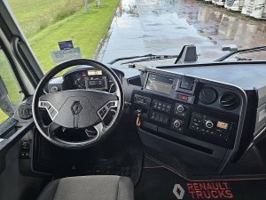 Deska rozdzielcza i stanowisko kierowcy — Renault T 480 HIGH EVO 2X TANK z 2022 roku