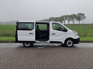 Drzwi boczne przestrzeni ładunkowej — Renault TRAFIC 1.6 DCI L1H1 9-Persoons Eur6 z 2016 roku