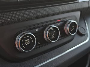 Wyposażenie specjalne wnętrza — Renault TRAFIC 2.0 DCI L2 DubbeleCabine NAP z 2022 roku